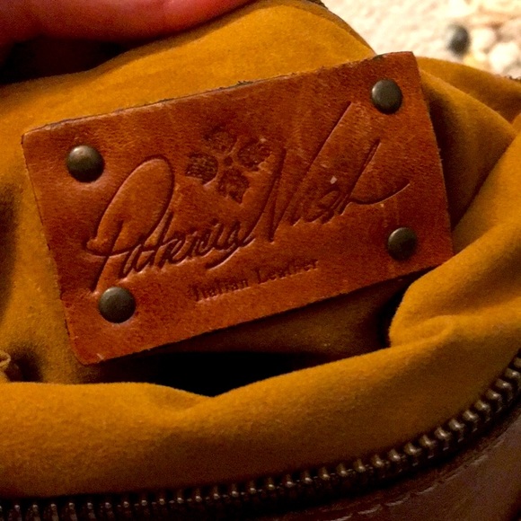 Patricia Nash Leather crossbody bag. - Picture 8 of 8